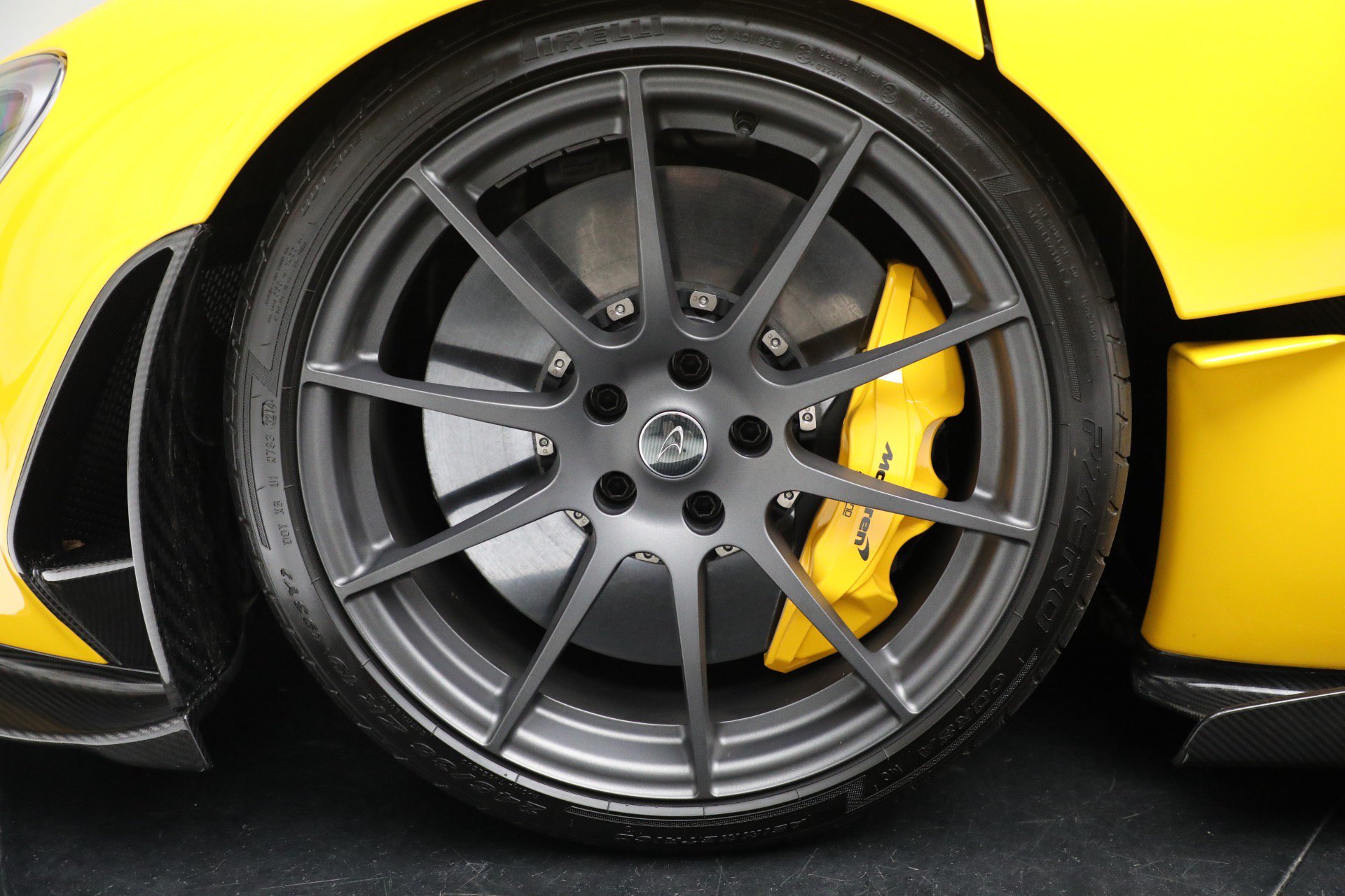 Used 2015 McLaren P1 photo 15