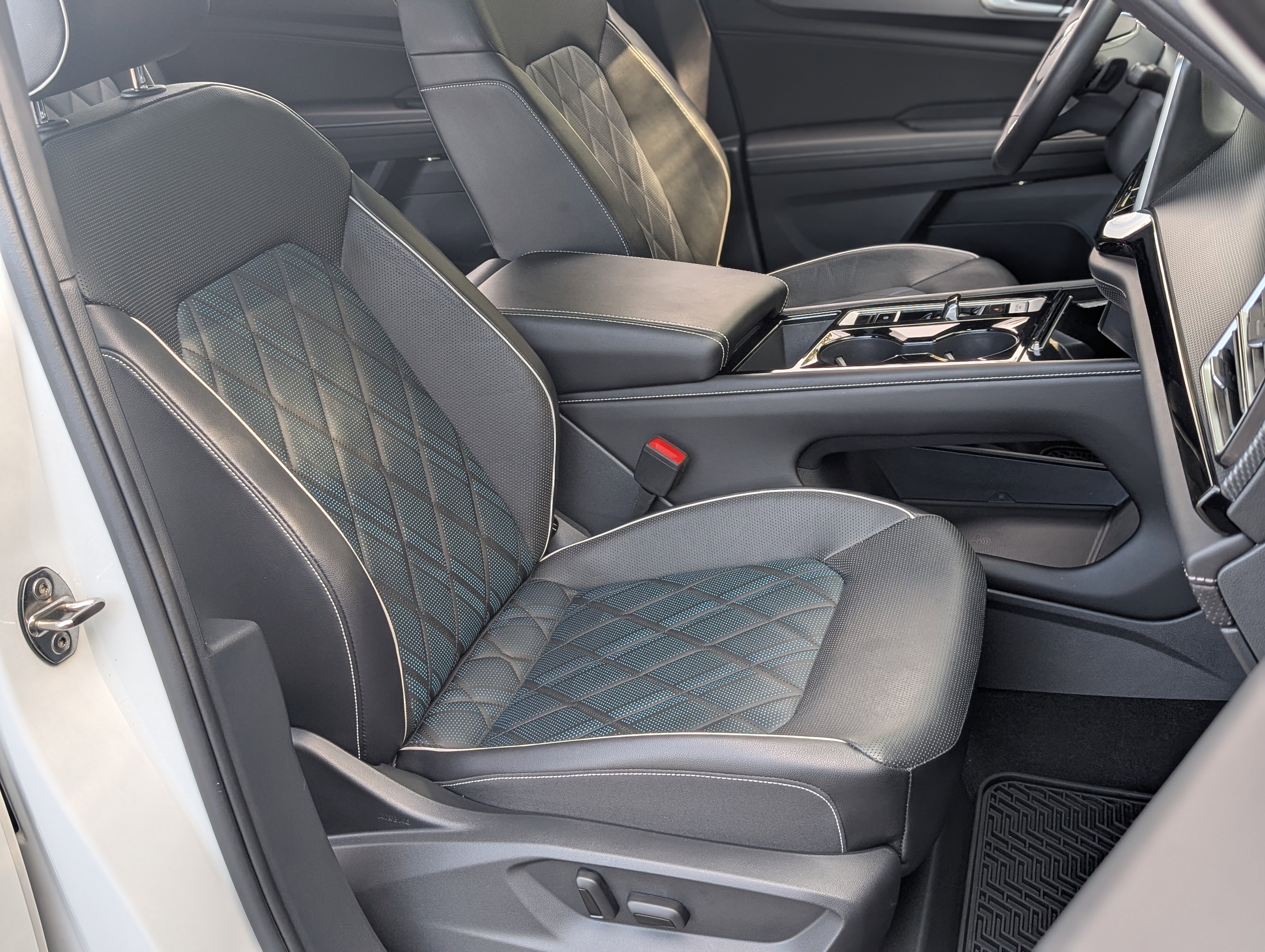 2024 Volkswagen Atlas Cross Sport SEL Premium R-Line