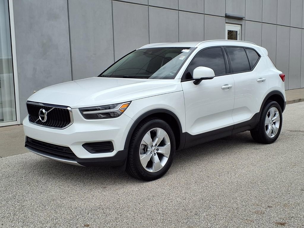 Used 2020 Volvo XC40 T5 Momentum