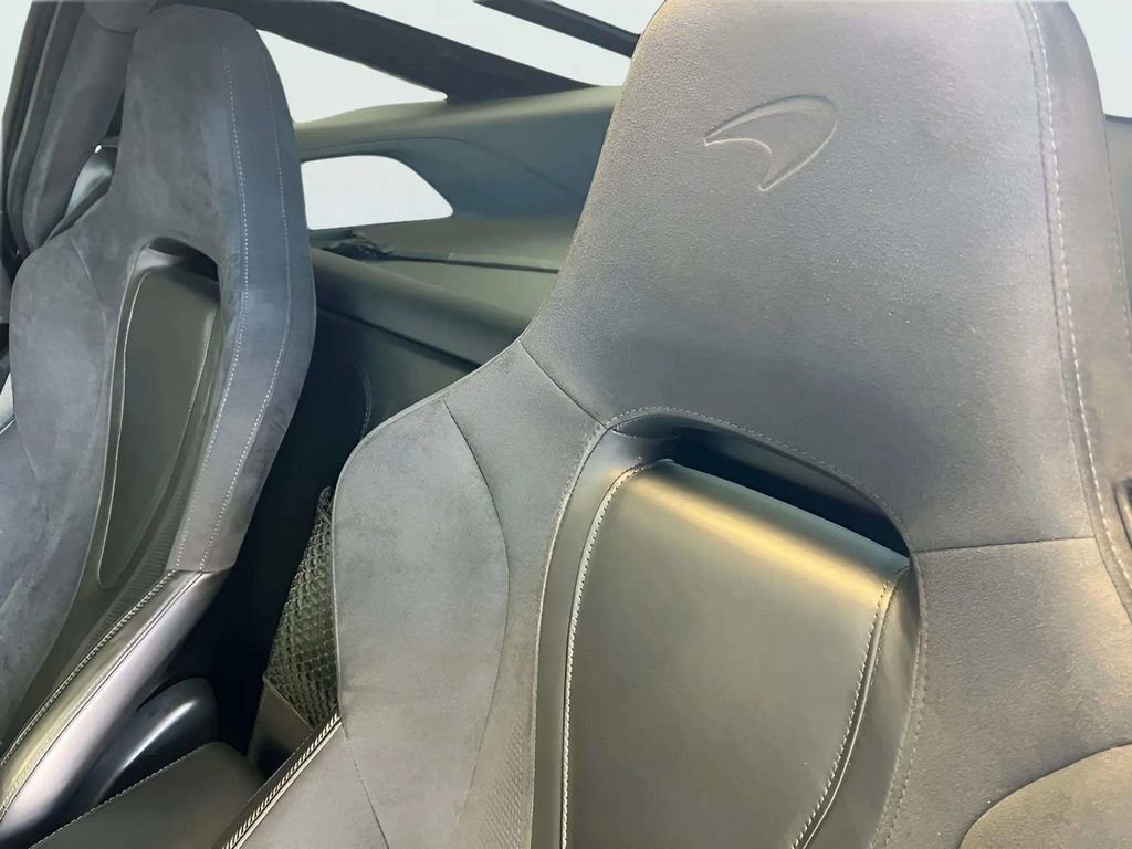 Used 2018 McLaren 720S photo 13