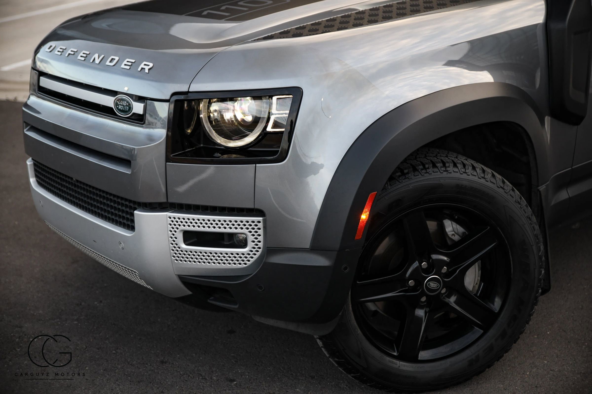 2022 Land Rover Defender 110 SE