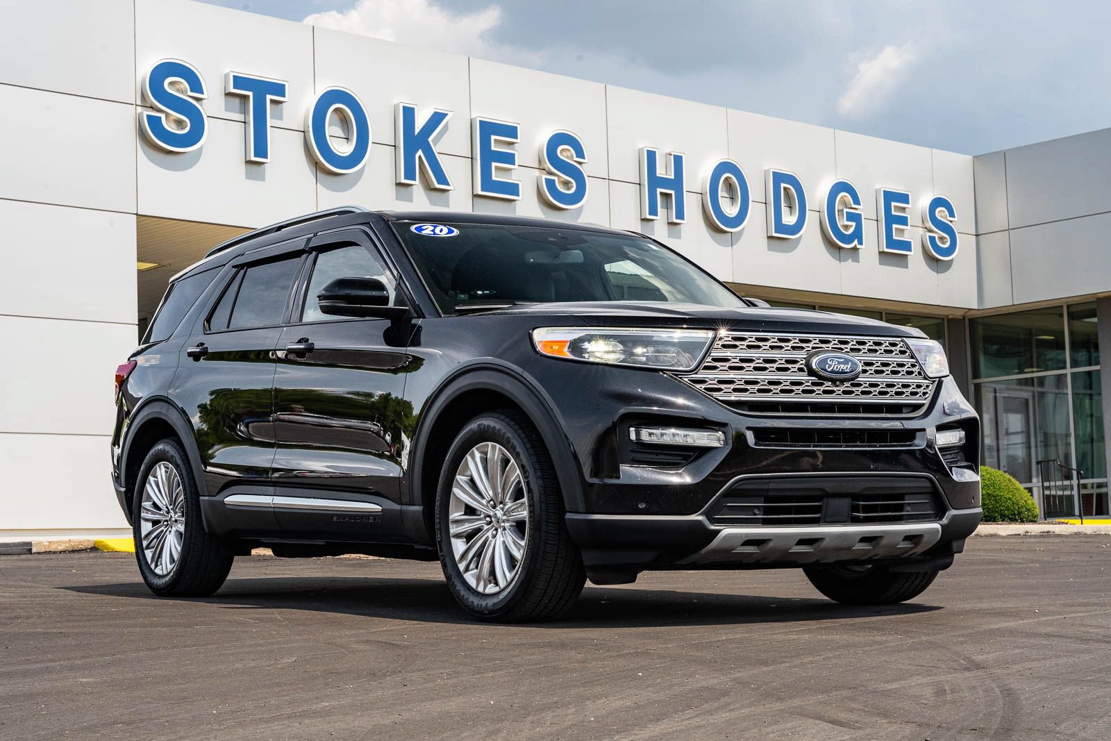 Certified 2020 Ford Explorer Limited w/ Class III Trailer Tow Package