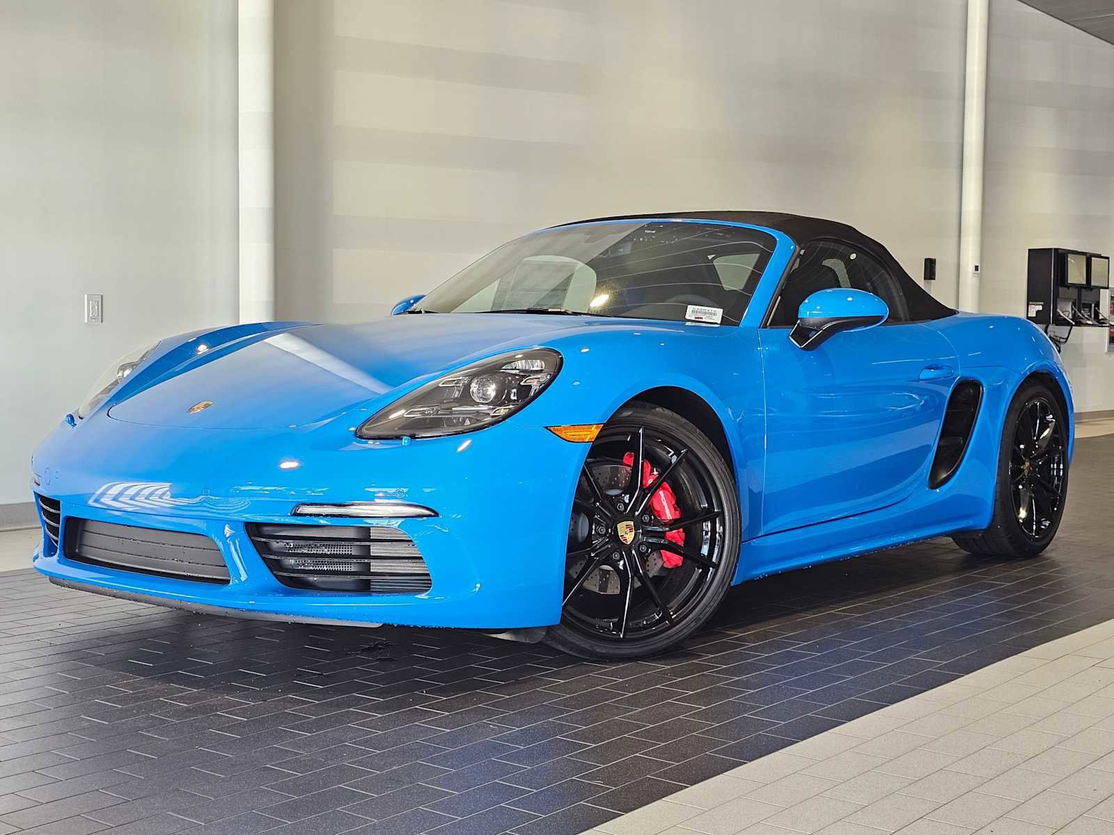 New 2025 Porsche 718 Boxster S