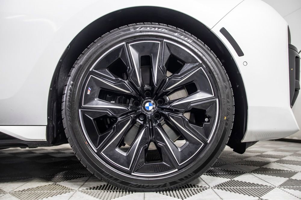 2025 BMW 740i