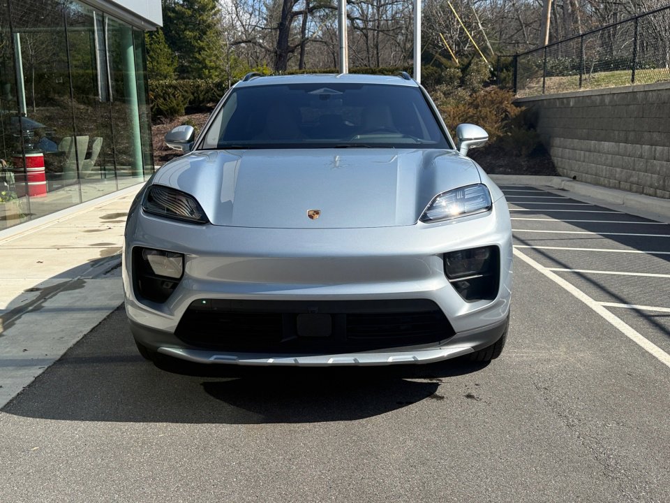 2025 Porsche Macan Electric