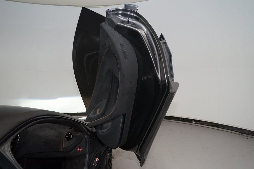 Used 2019 McLaren 600LT photo 19