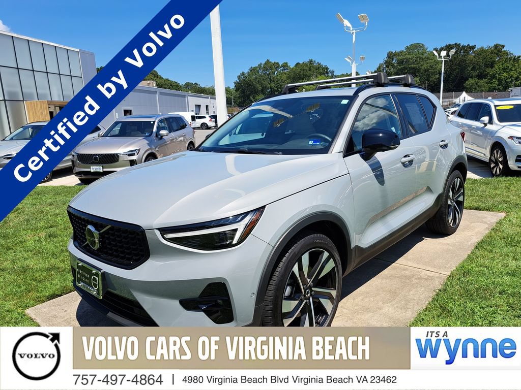 Used 2024 Volvo XC40 B5 Ultimate w/ Protection Package Premier