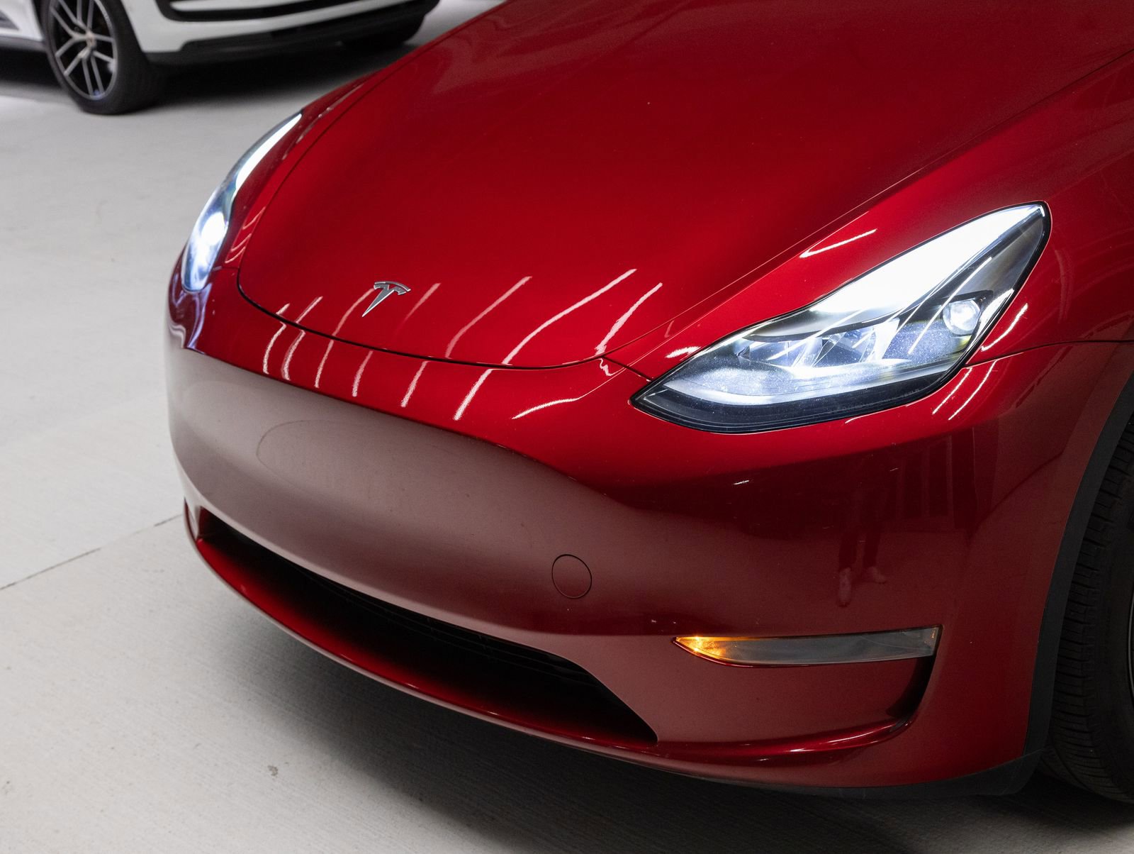 2024 Tesla Model Y 2WD