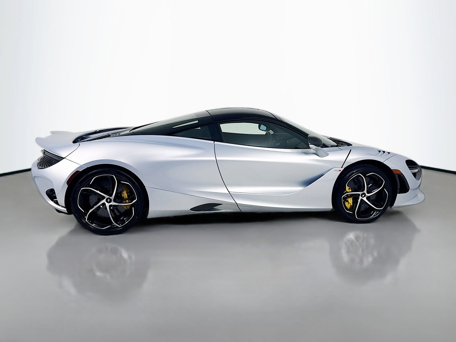 Used 2024 McLaren 750S photo 8