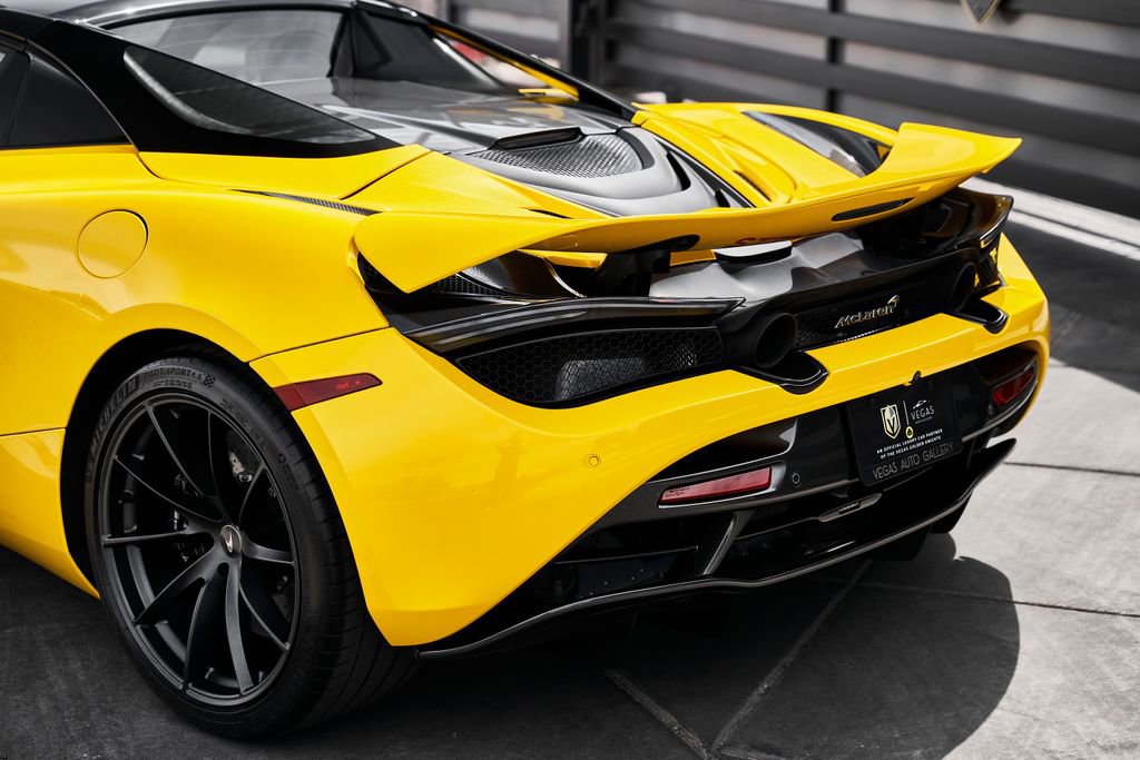 Used 2021 McLaren 720S Luxury photo 12