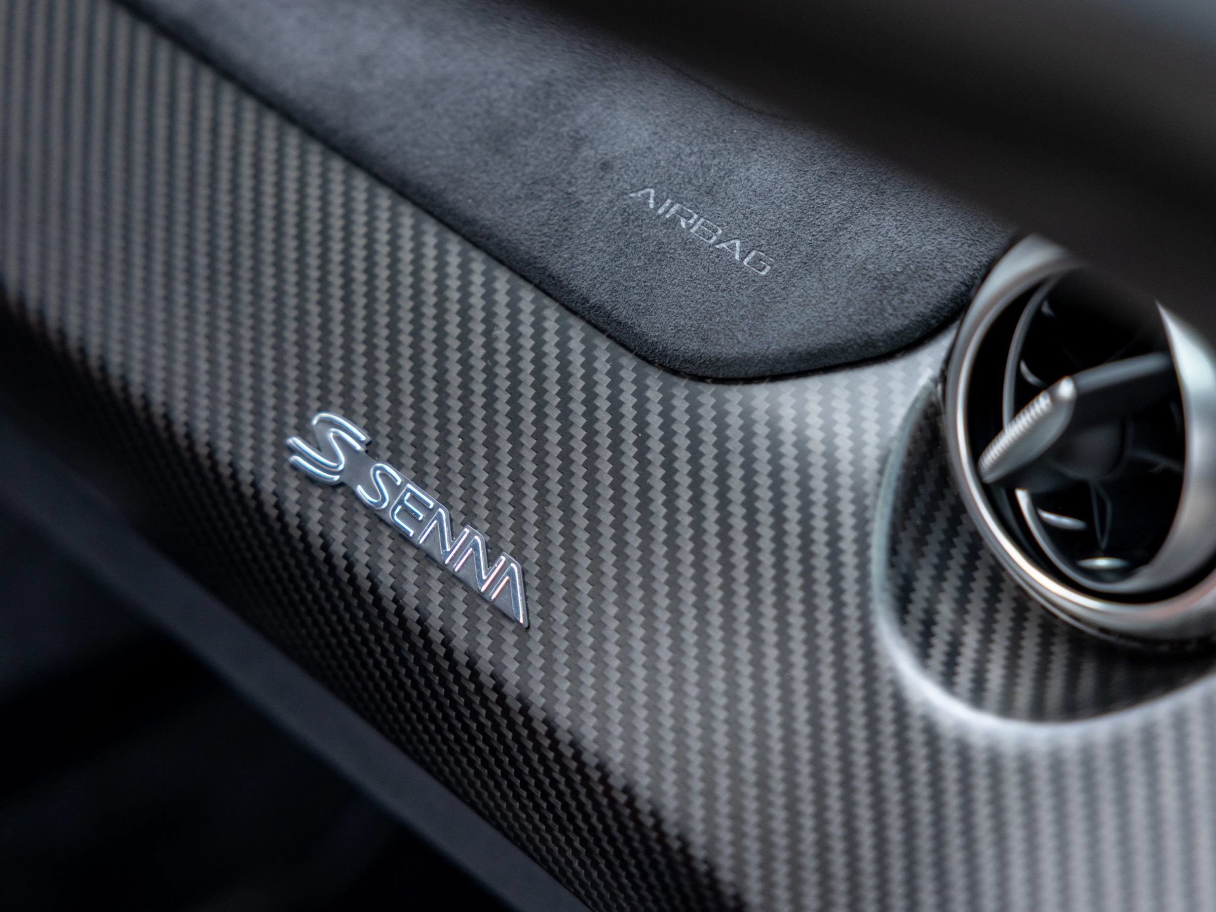 Used 2019 McLaren Senna photo 17