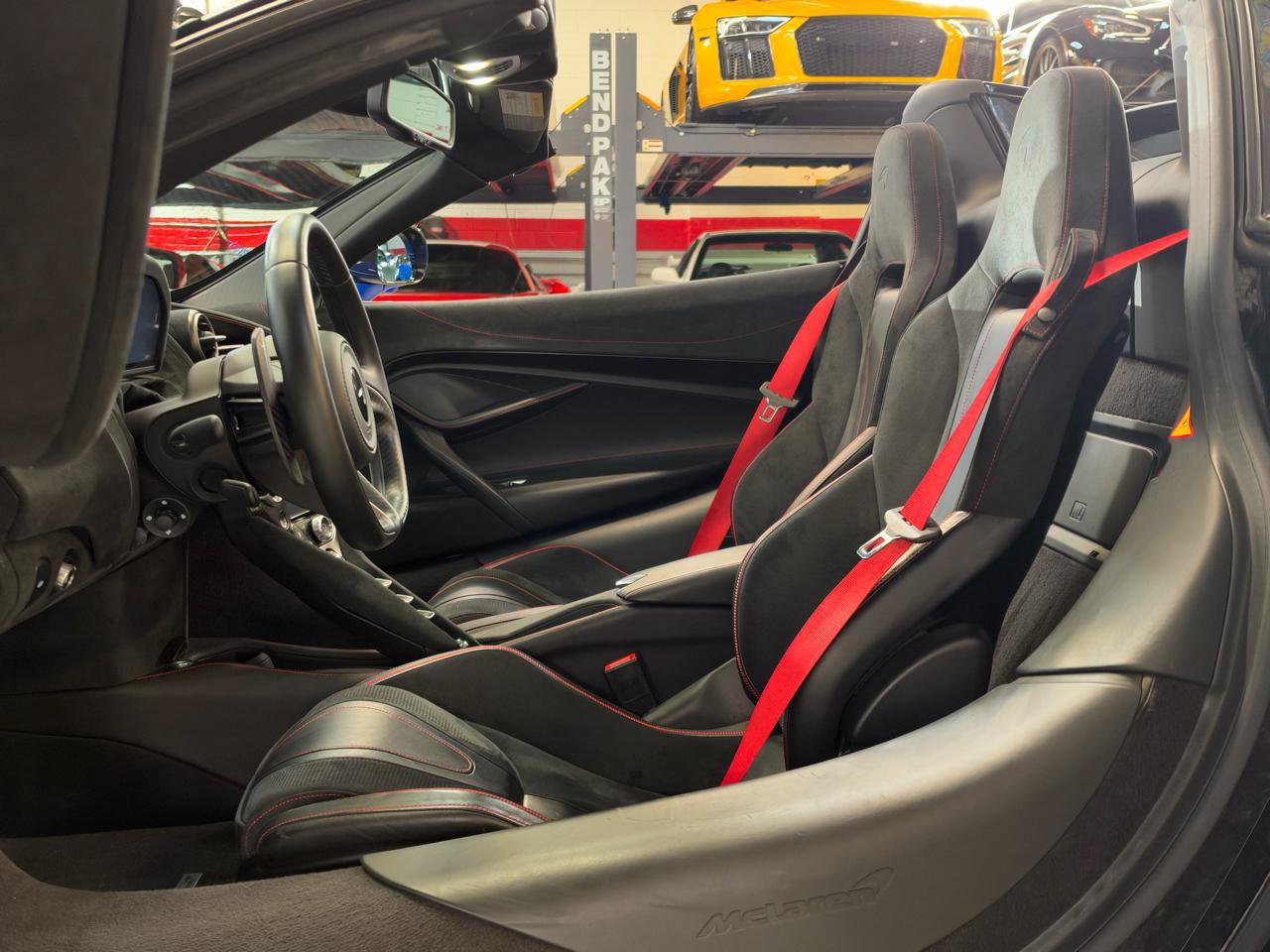 Used 2020 McLaren 720S Spider photo 2