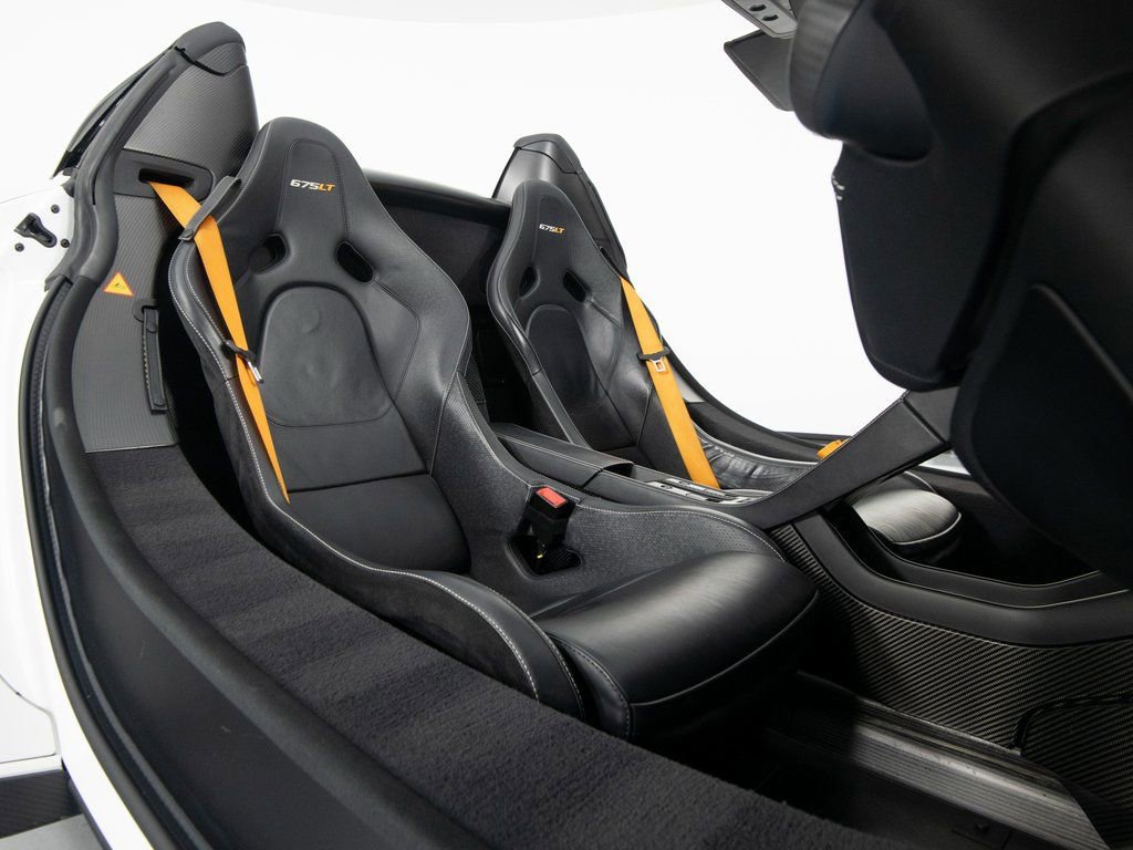 Used 2016 McLaren 675LT Spider photo 35