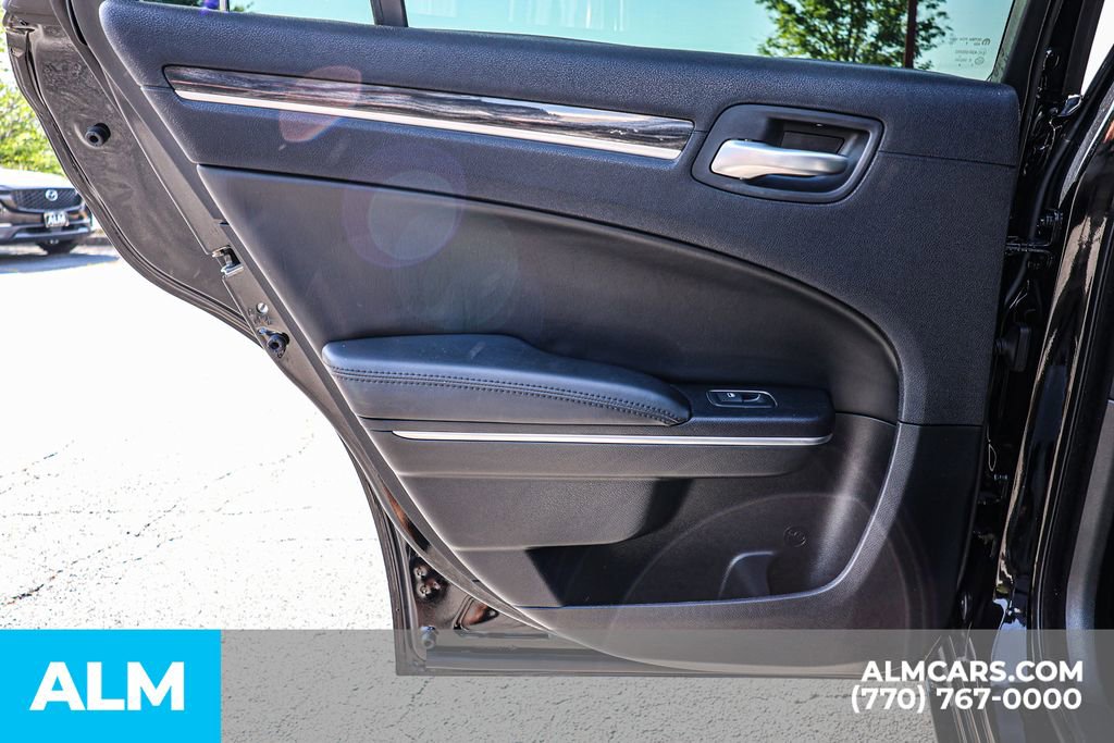 2017 Chrysler 300 Limited