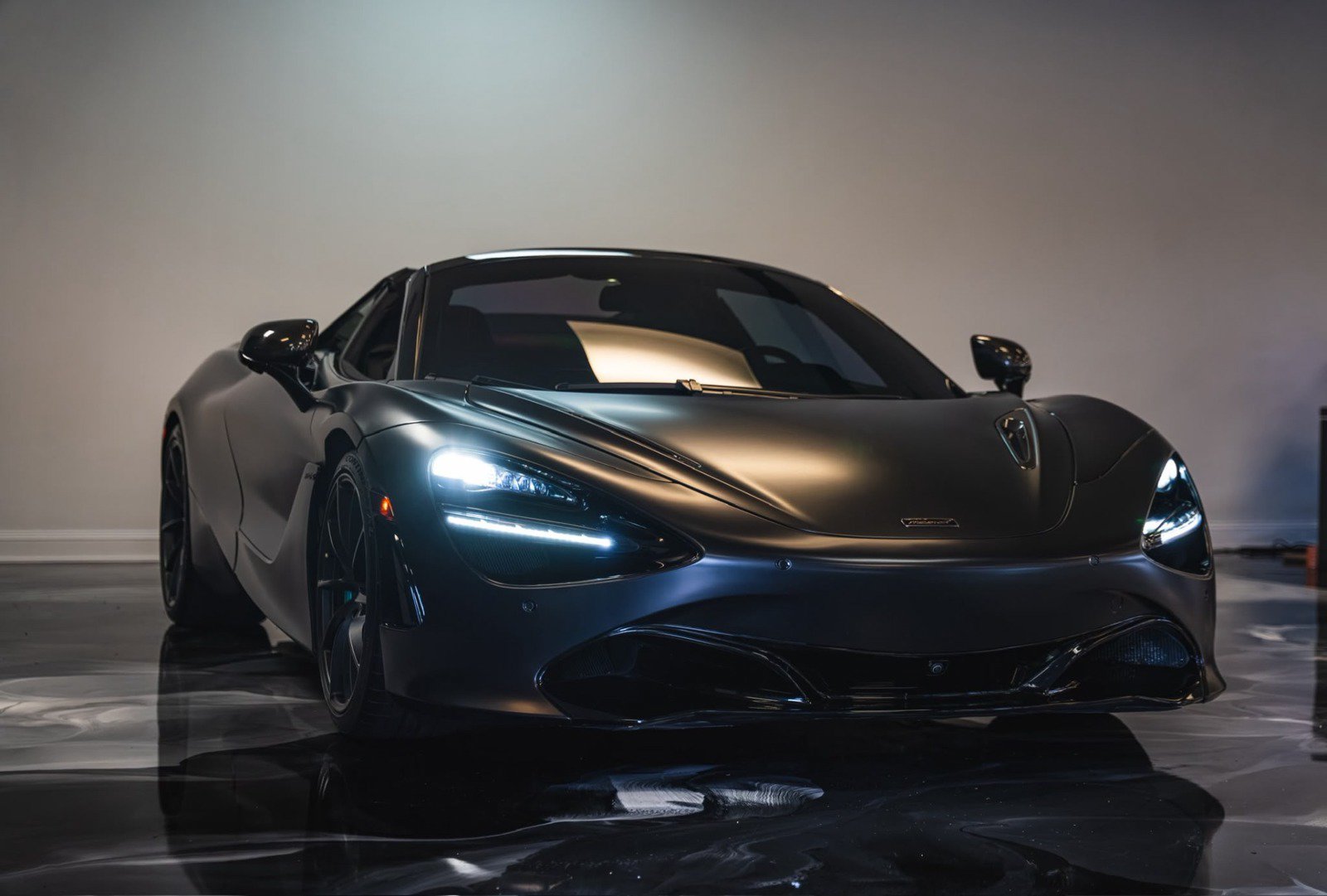 Used 2020 McLaren 720S Performance photo 9