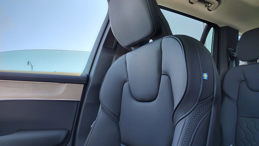 2026 Volvo Xc90 B6 Plus