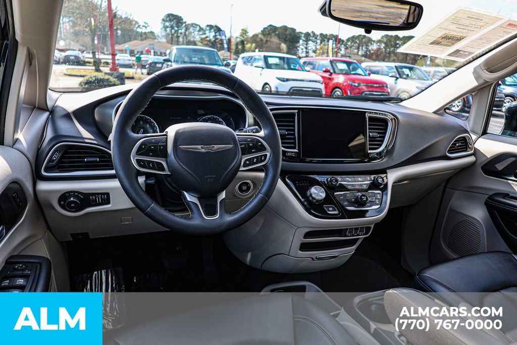 2024 Chrysler Pacifica Touring-L