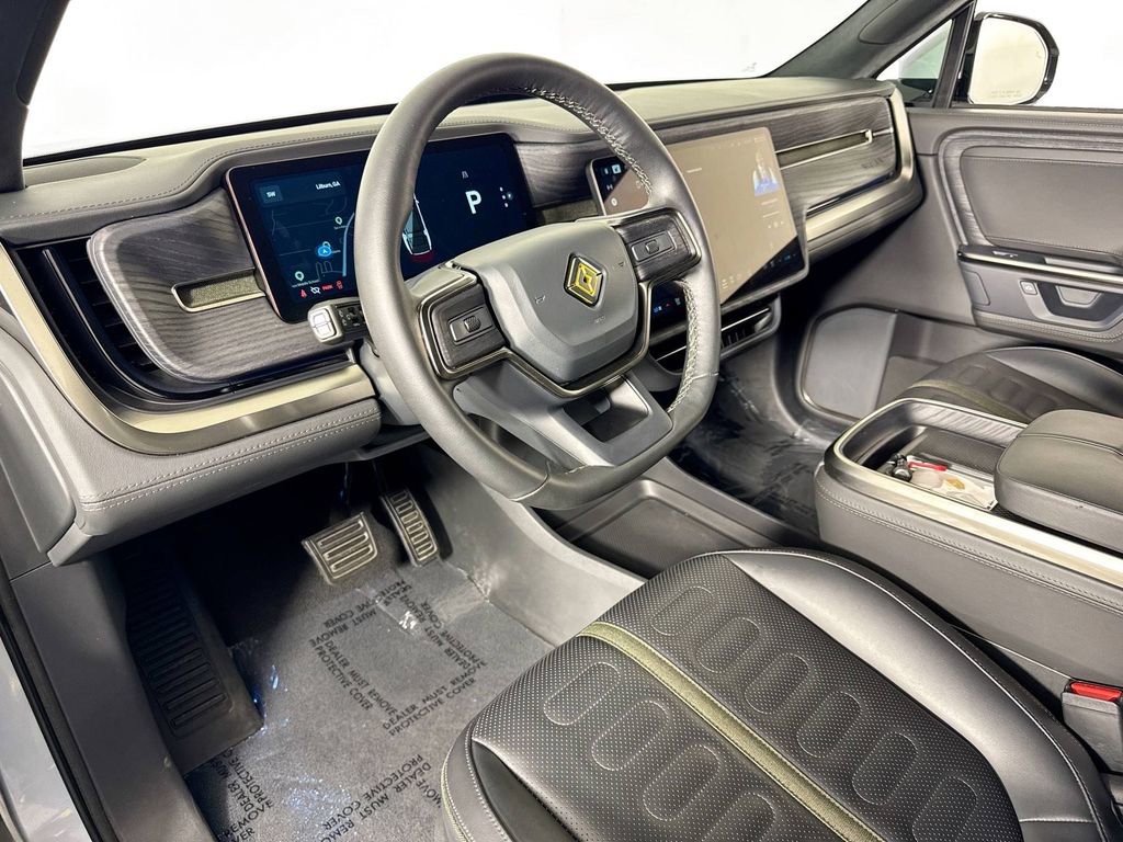 2025 Rivian R1S Adventure