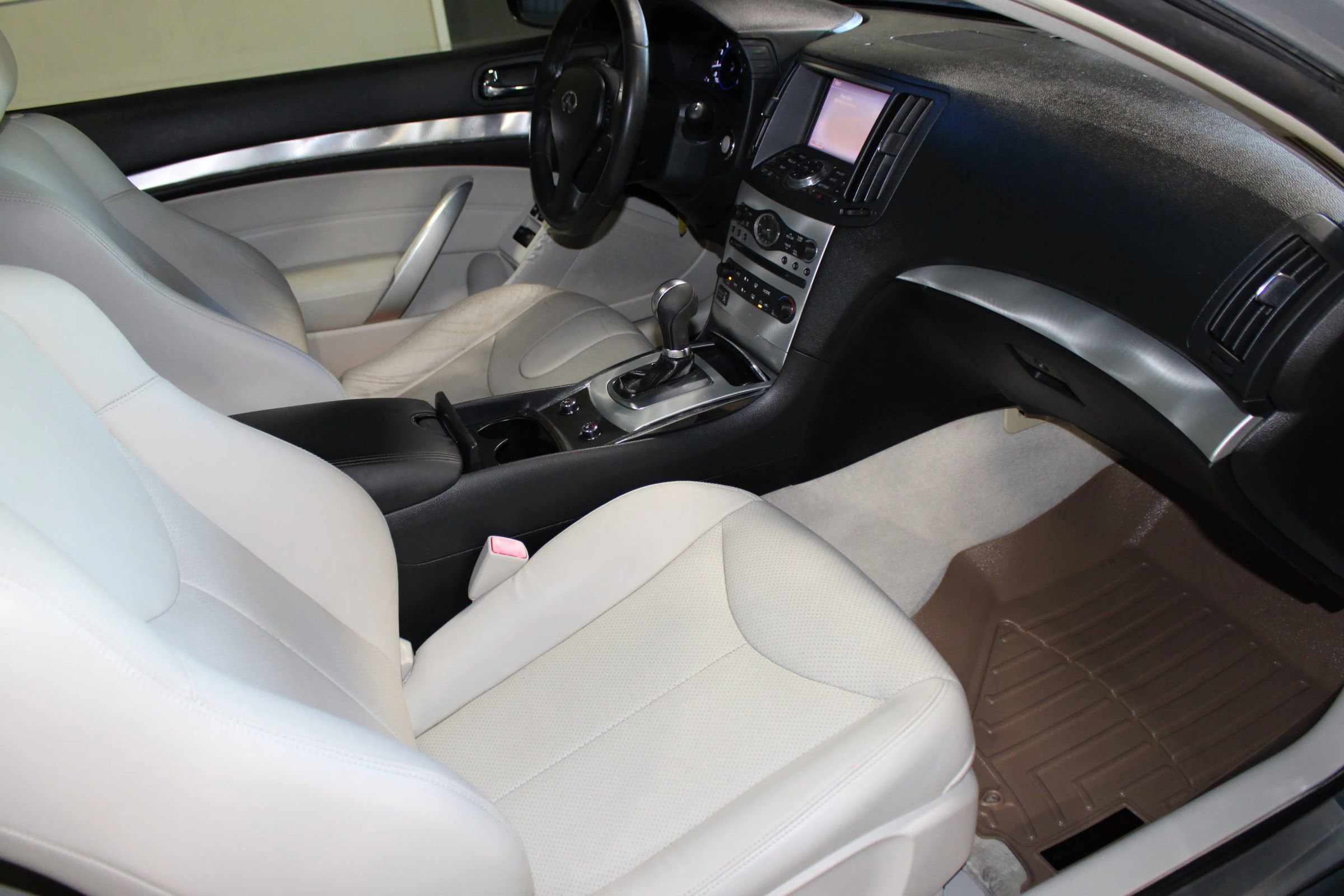 2015 INFINITI Q60 Journey