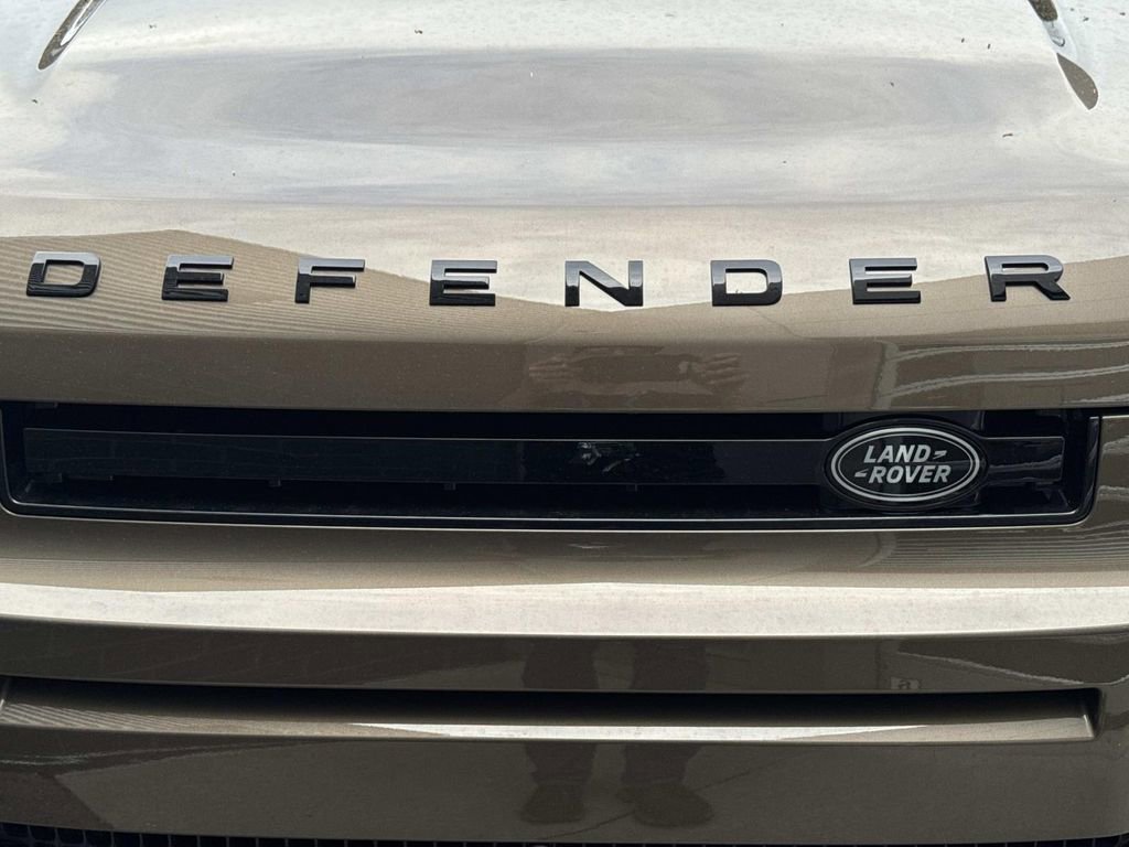 2026 Land Rover Defender 110 X-Dynamic SE