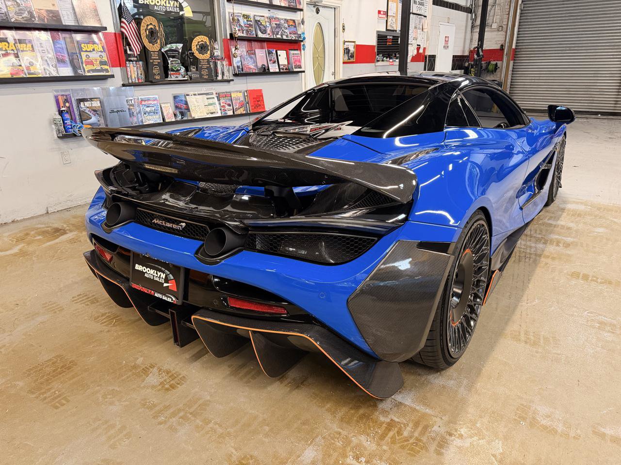 Used 2022 McLaren 720S Performance photo 11
