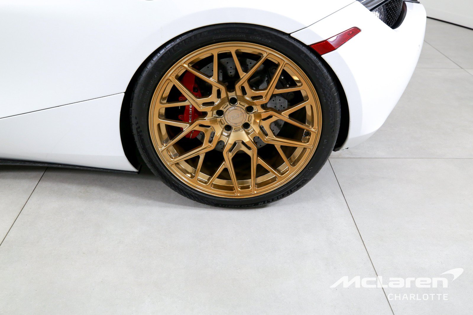 Used 2019 McLaren 720S photo 24