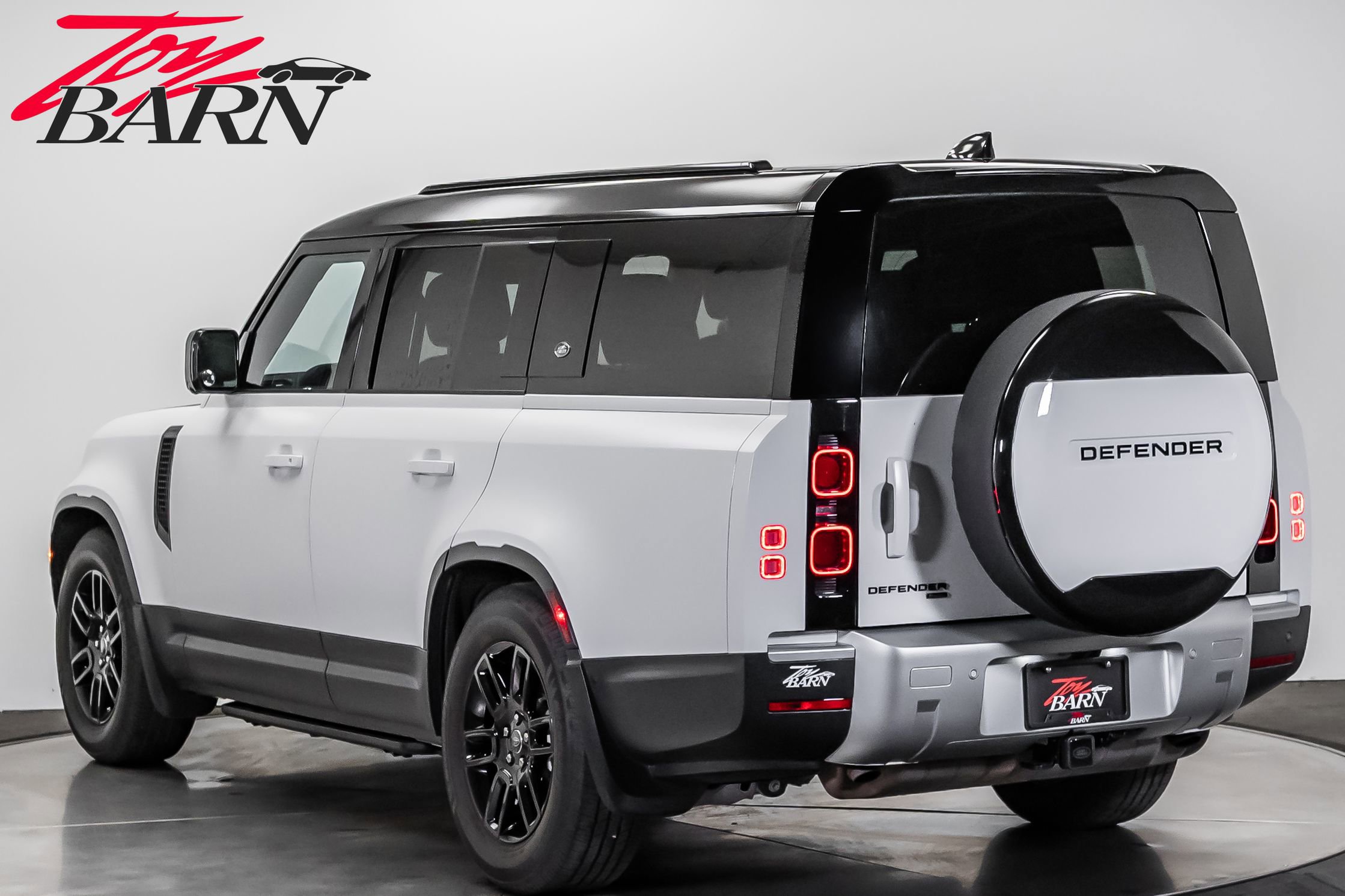 2023 Land Rover Defender 130 SE