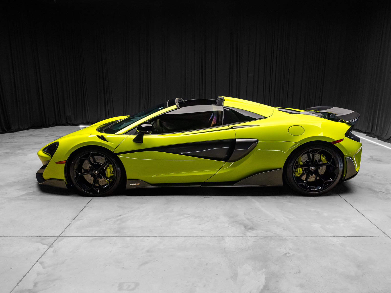 Used 2020 McLaren 600LT Spider photo 25