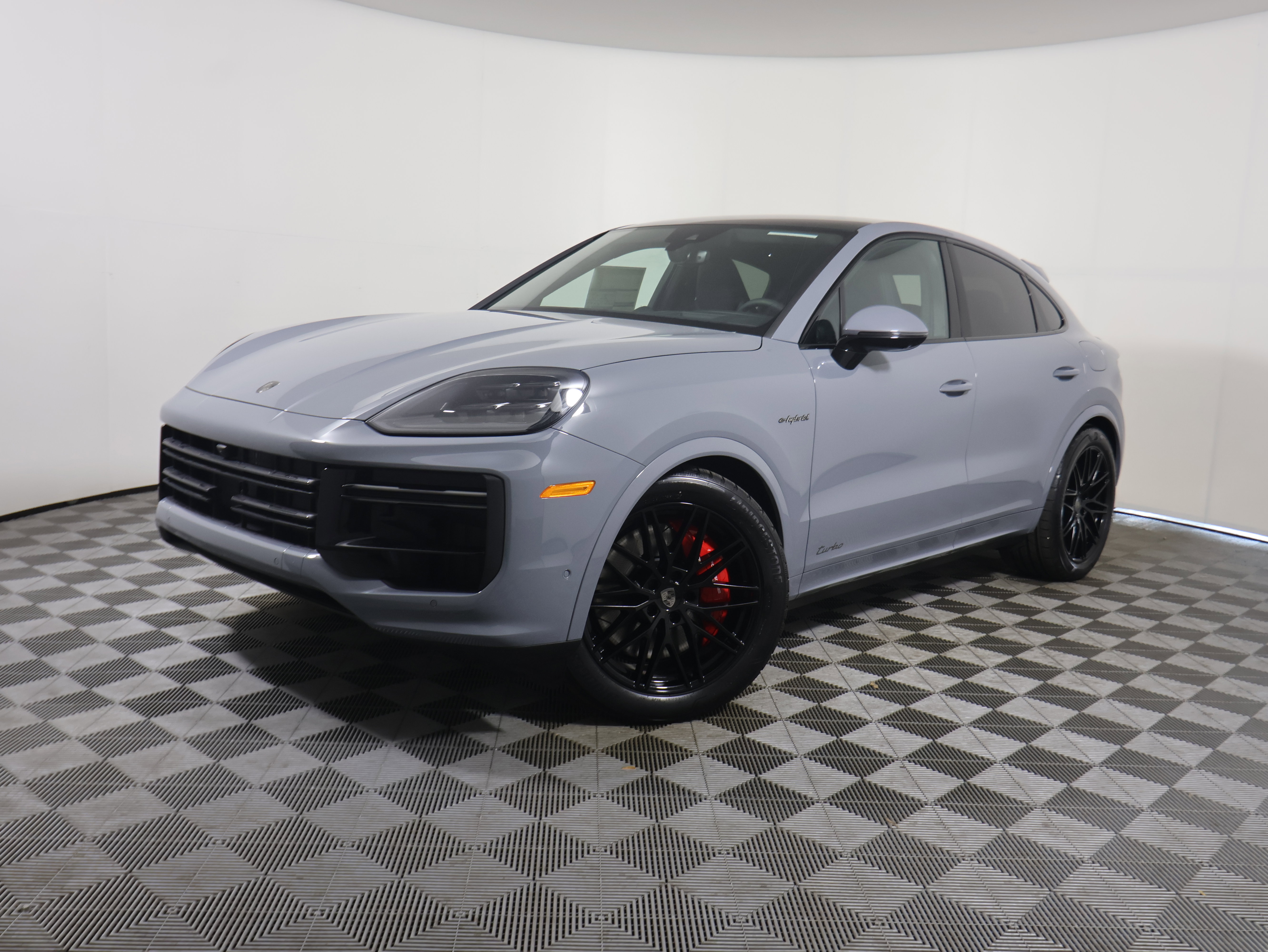 New 2025 Porsche Cayenne Turbo