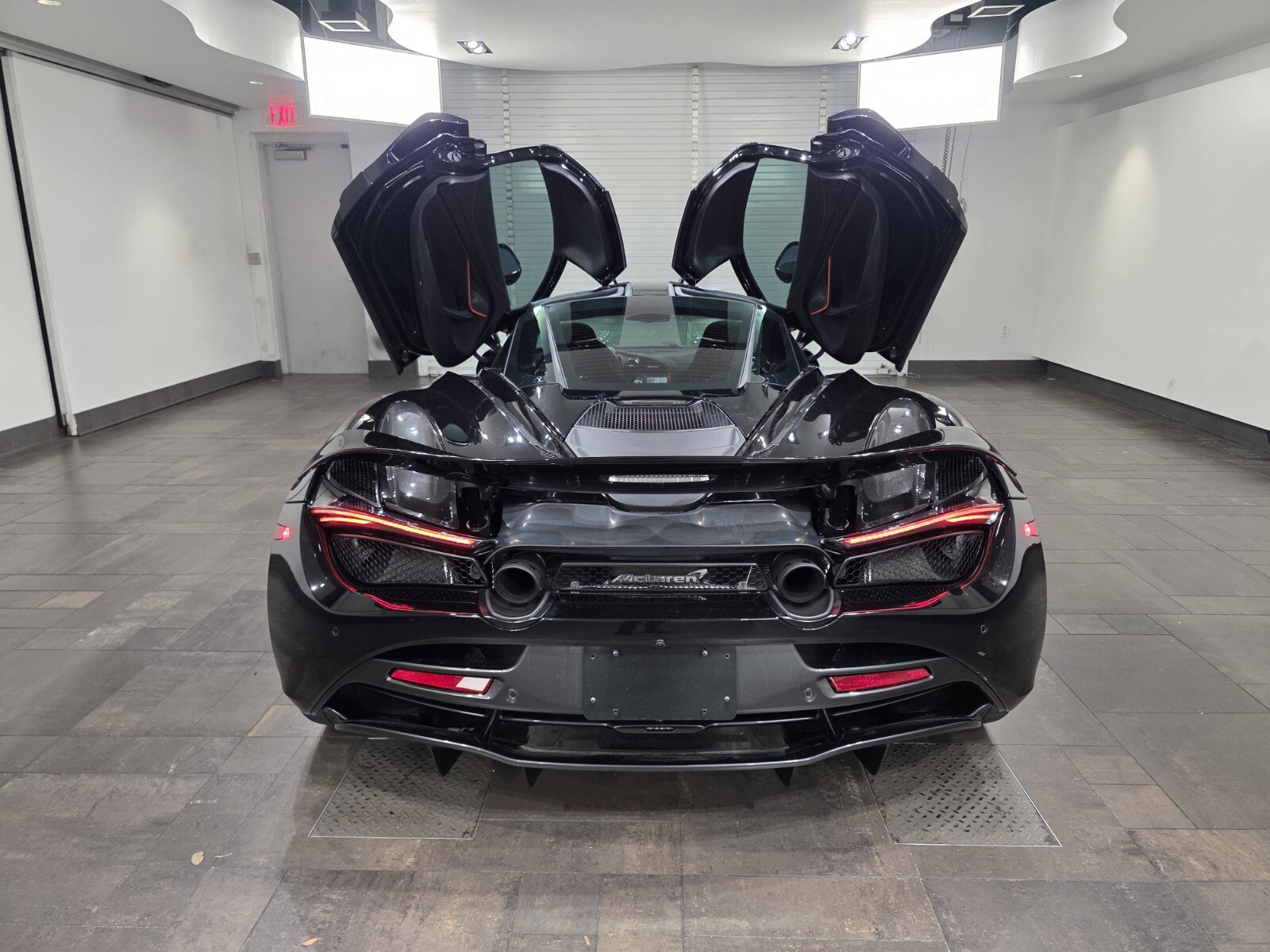 Used 2022 McLaren 720S Performance photo 21