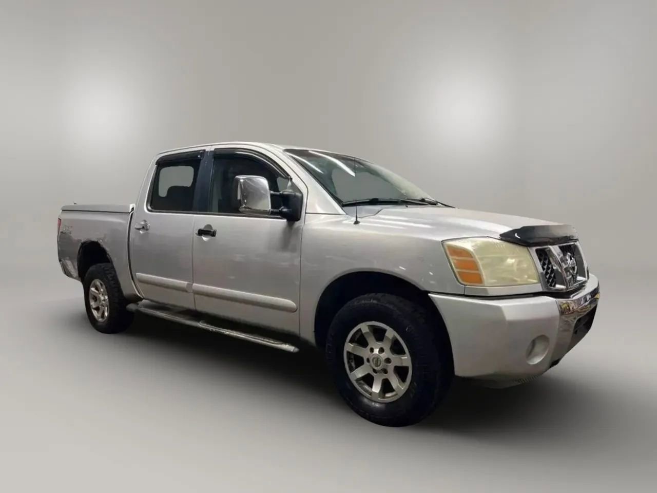 2004 Nissan Titan LE