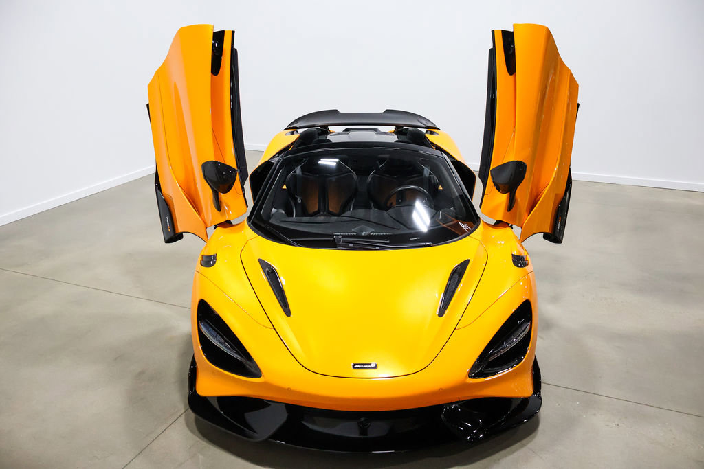 Used 2022 McLaren 765LT photo 30