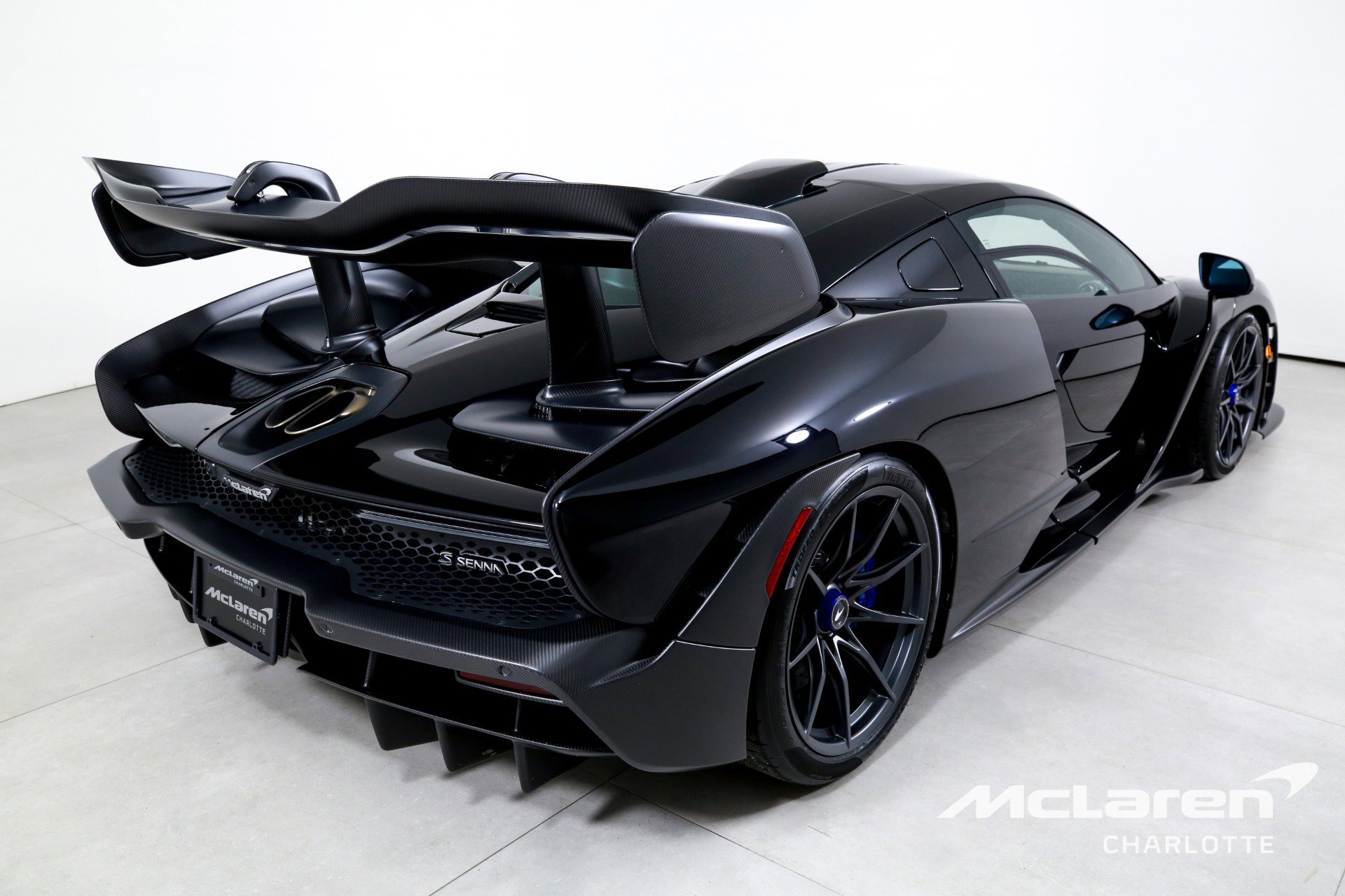 Used 2019 McLaren Senna photo 9