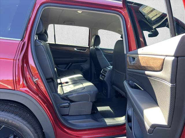 2025 Volkswagen Atlas SE