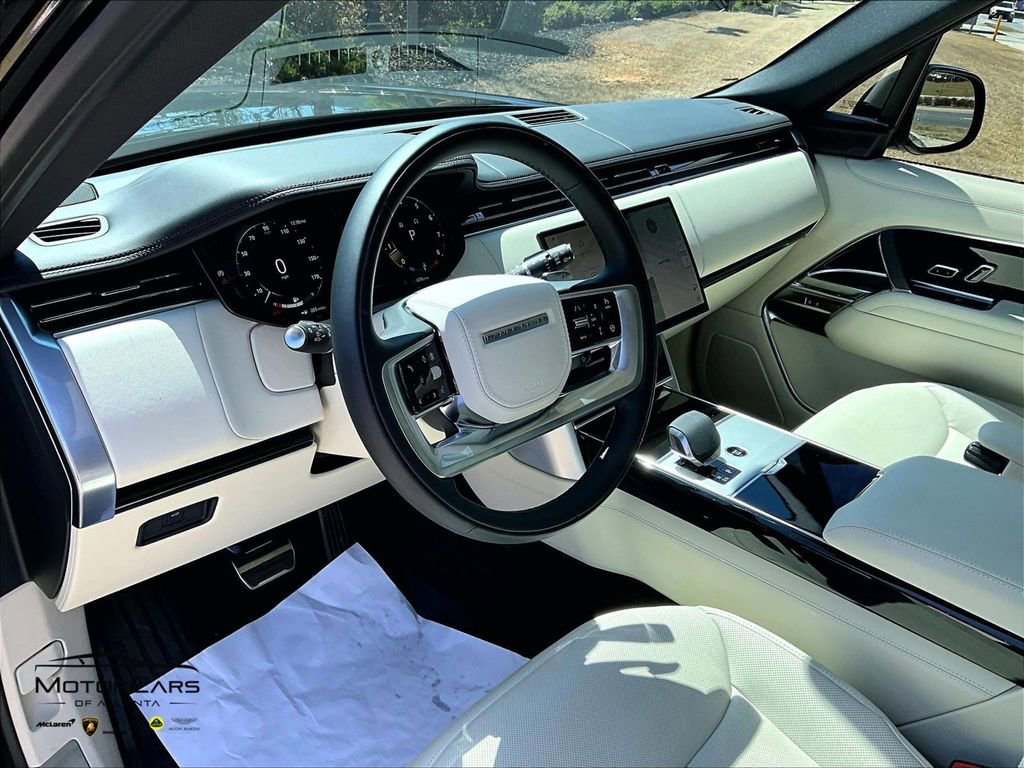 2025 Land Rover Range Rover SE