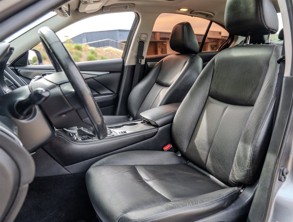 2015 INFINITI Q50 Premium