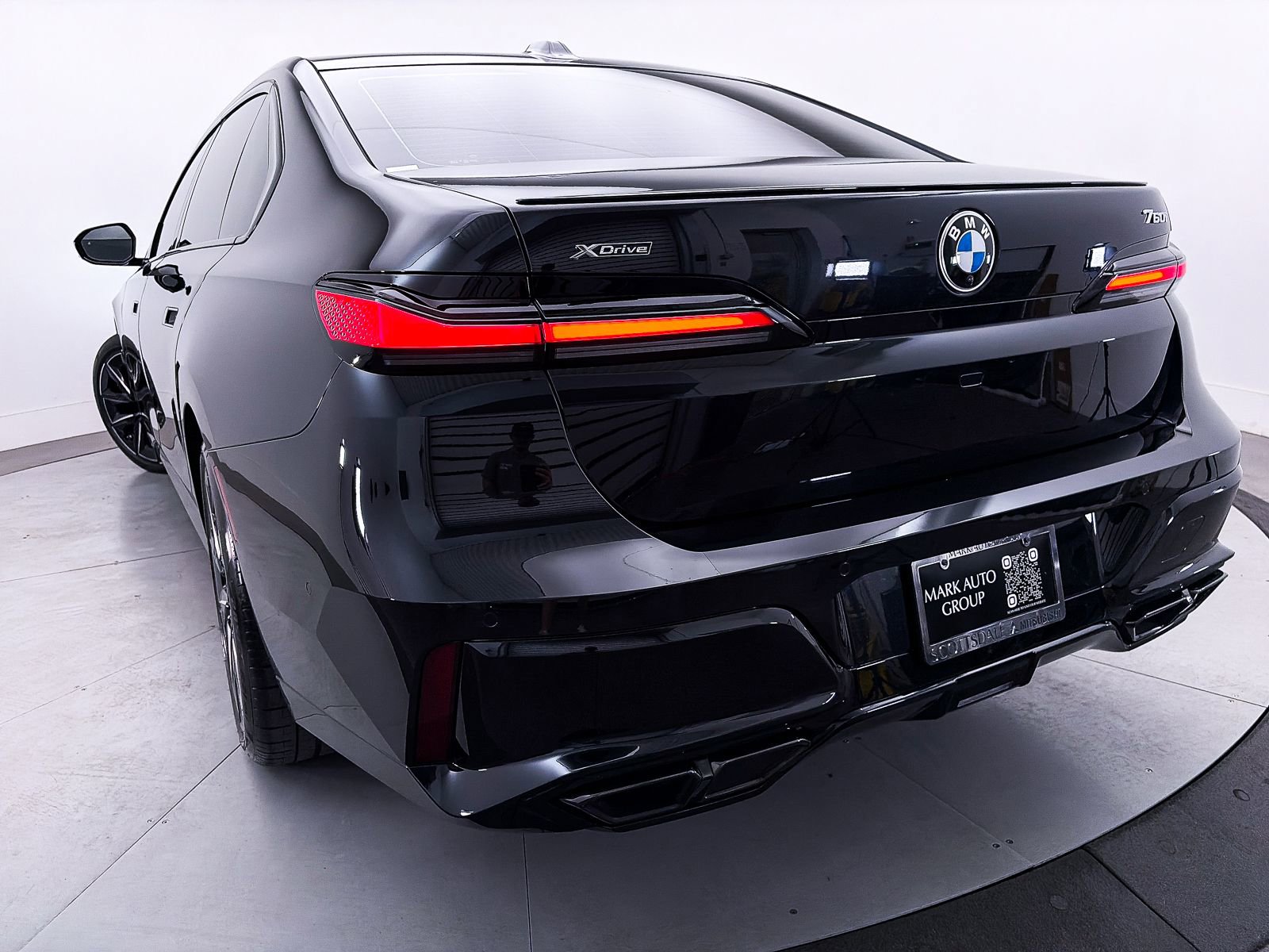 2023 BMW 760i xDrive