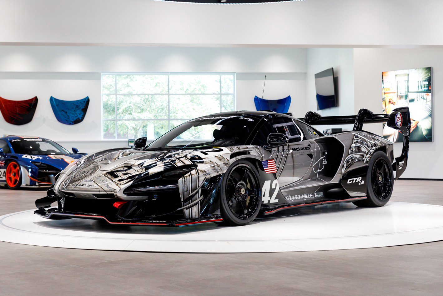 Used 2020 McLaren Senna photo 10