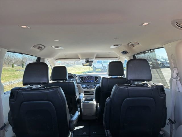 2023 Chrysler Pacifica Touring-L