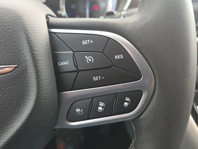 2023 Chrysler Pacifica Touring-L