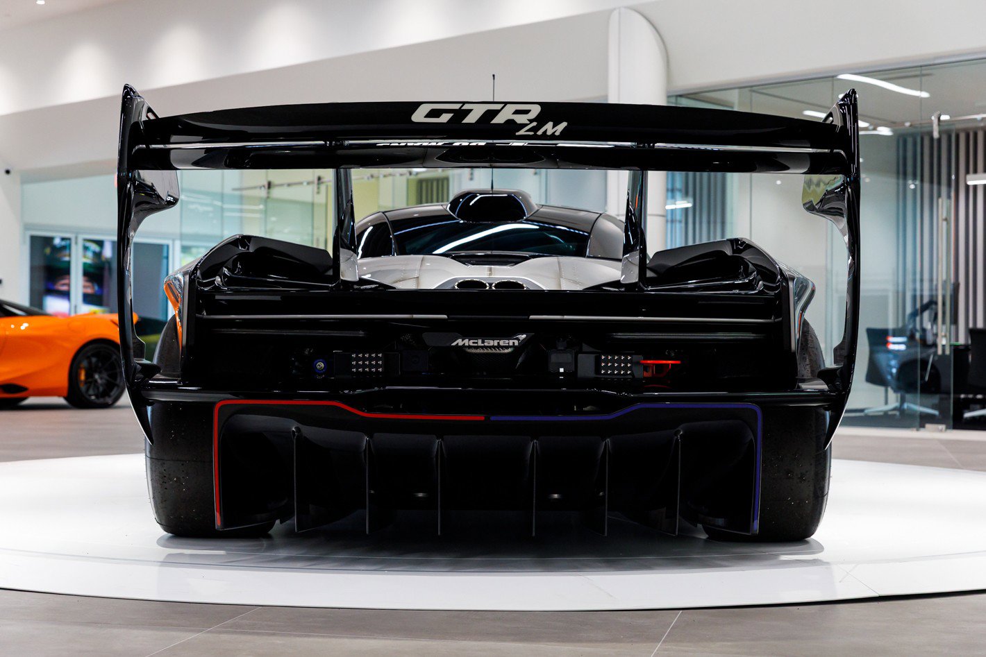 Used 2020 McLaren Senna photo 4