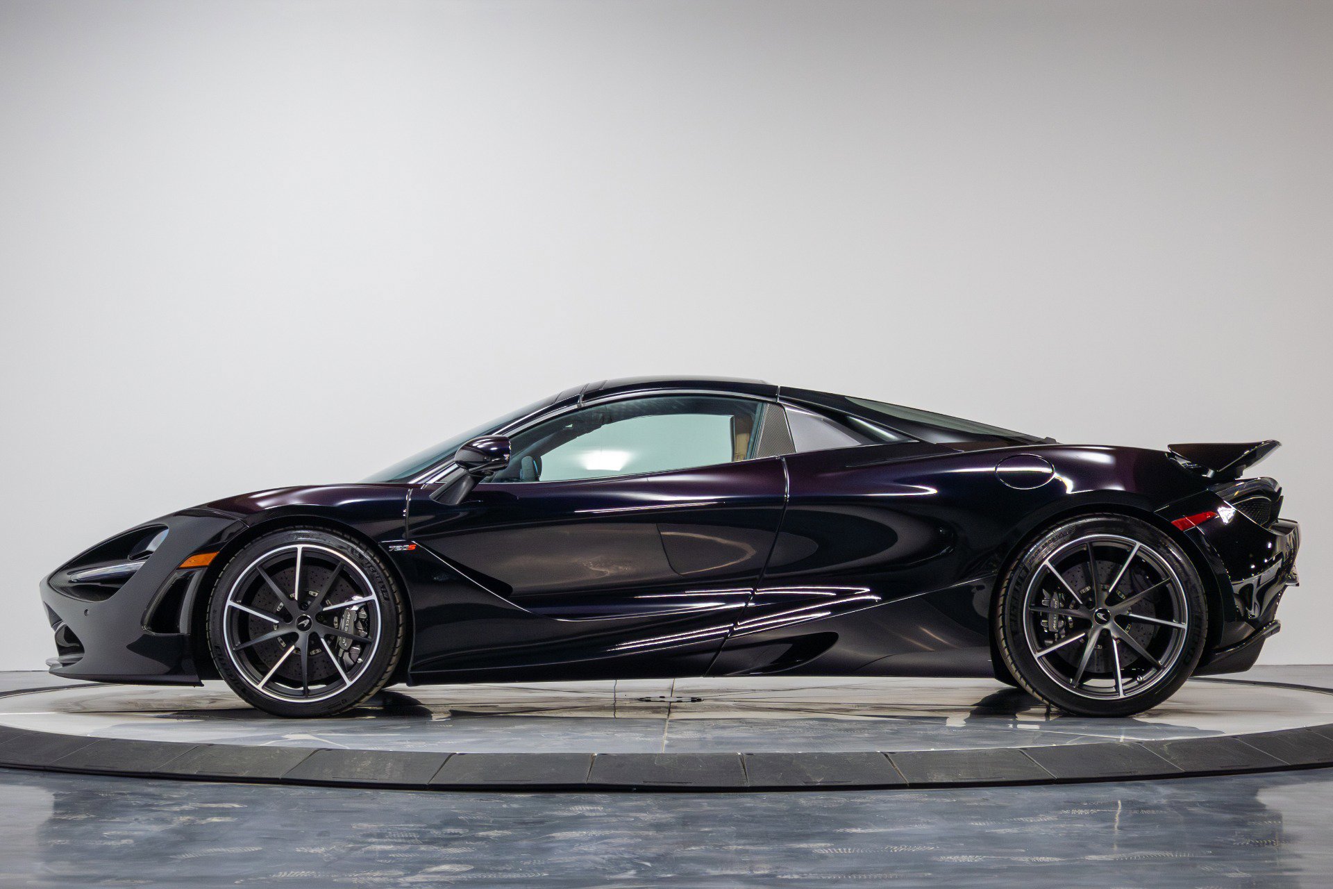 Used 2019 McLaren 720S Luxury photo 28