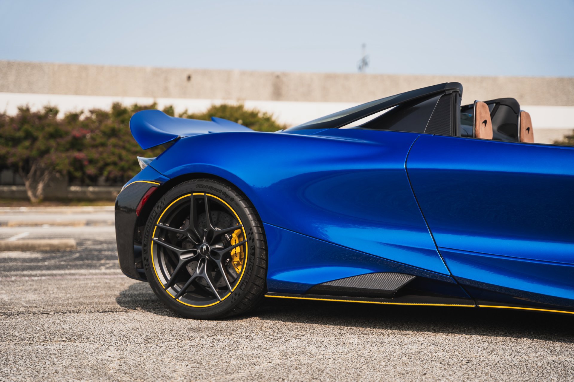 Used 2022 McLaren 765LT photo 23