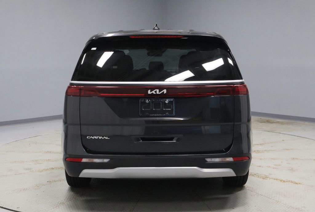 2024 Kia Carnival LX