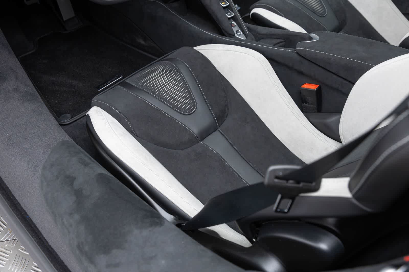 New 2027 McLaren 750S photo 24