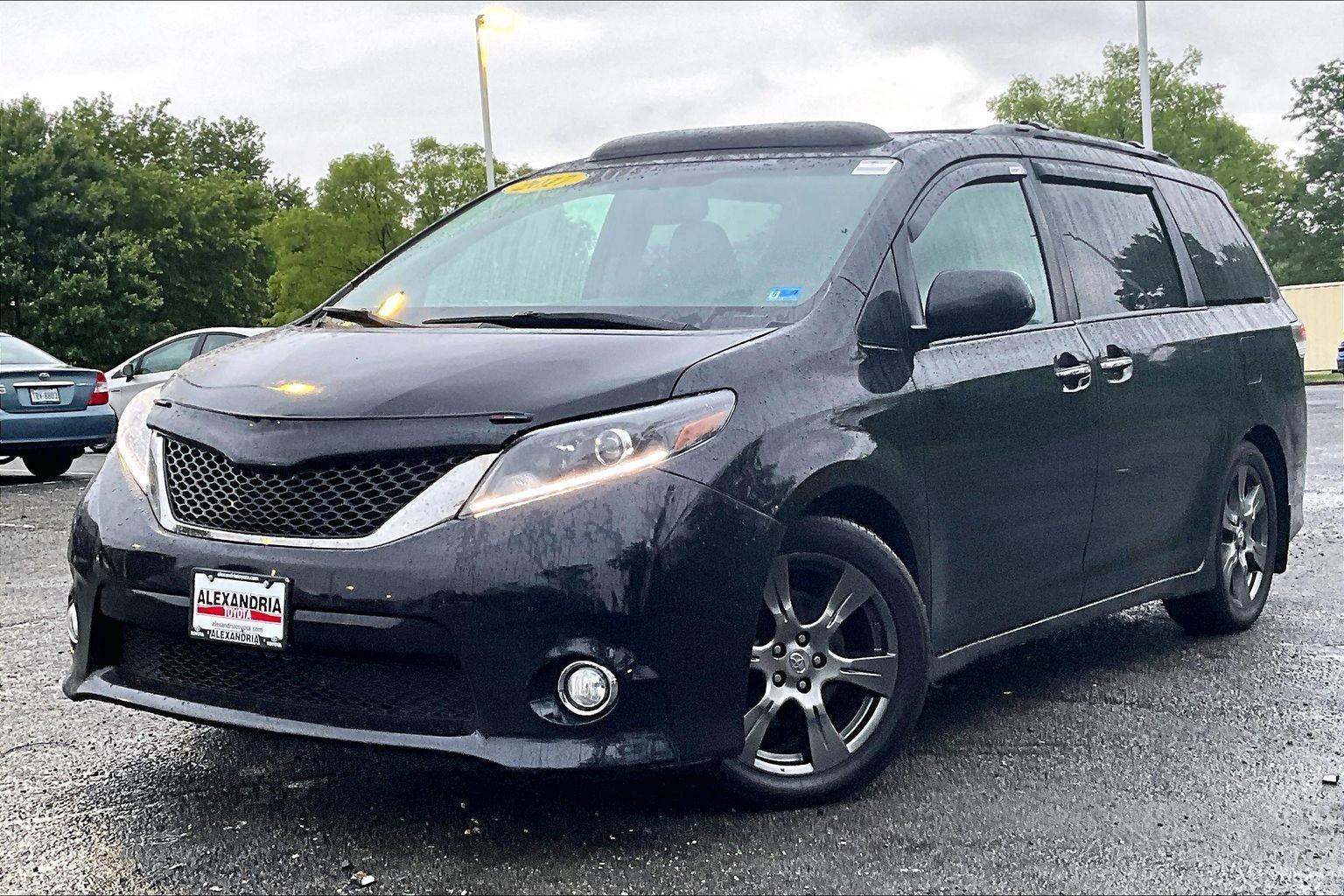 Used 2017 Toyota Sienna SE w/ SE Preferred Package