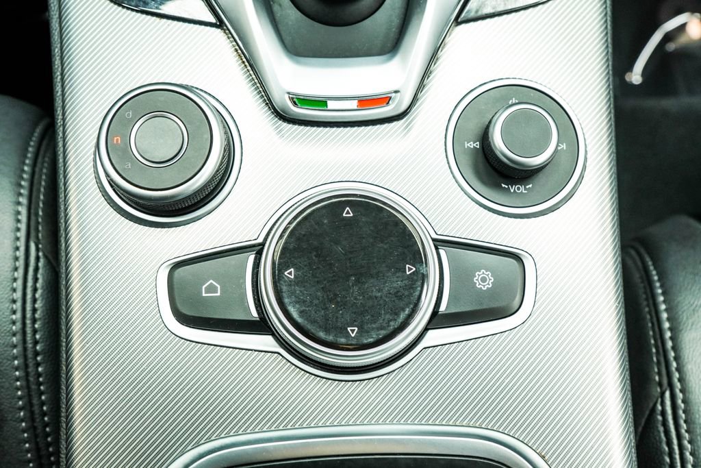 2023 Alfa Romeo Stelvio Veloce