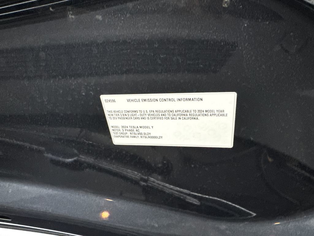 2024 Tesla Model Y Performance