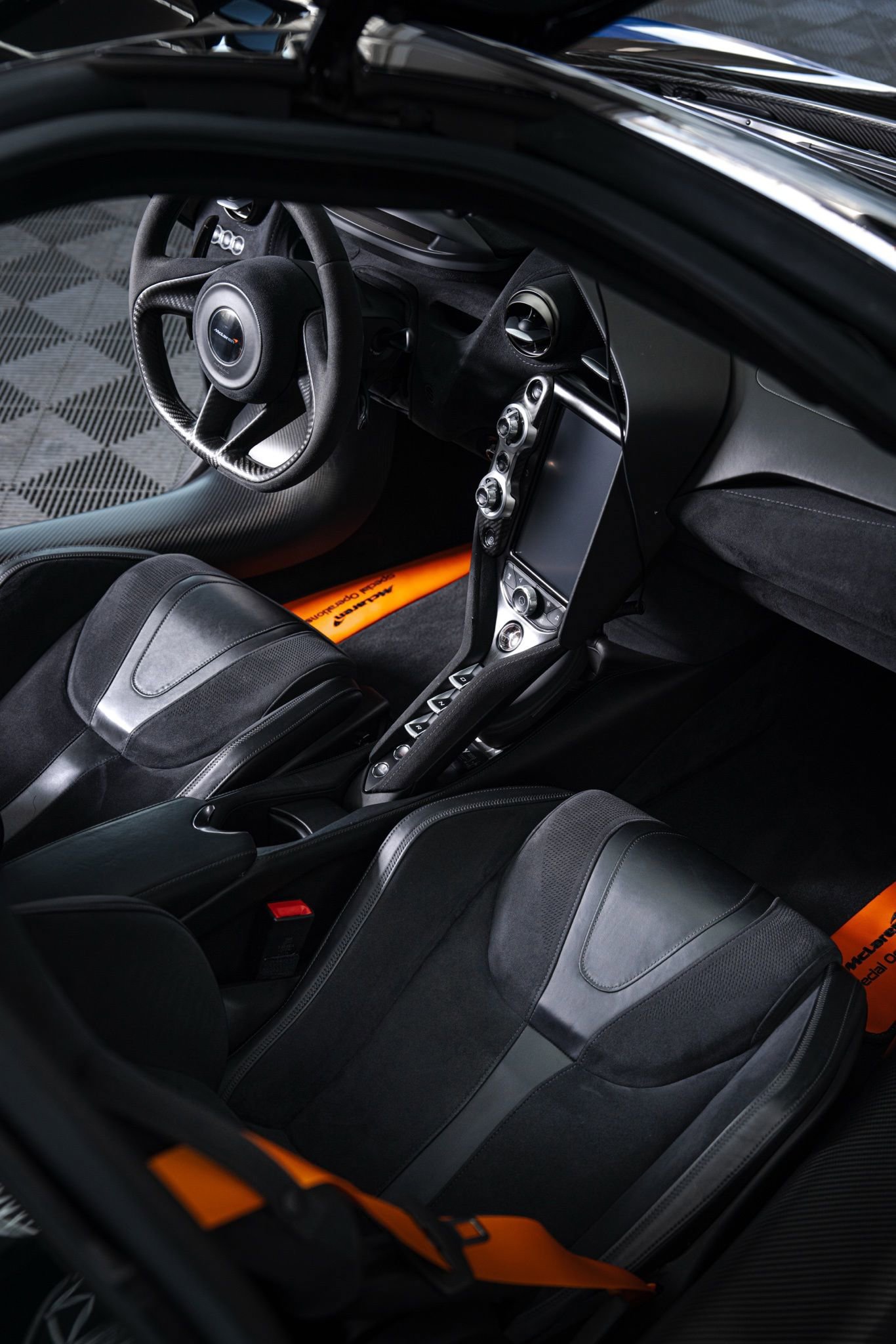 Used 2018 McLaren 720S Performance photo 20