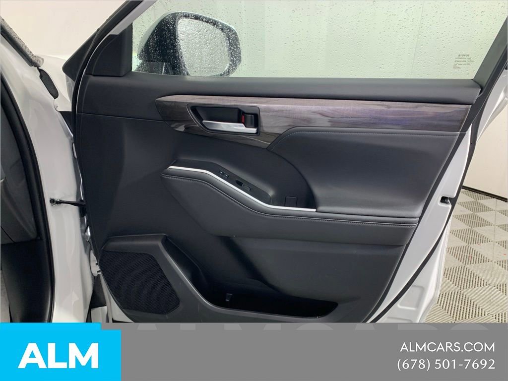 2023 Toyota Highlander Platinum